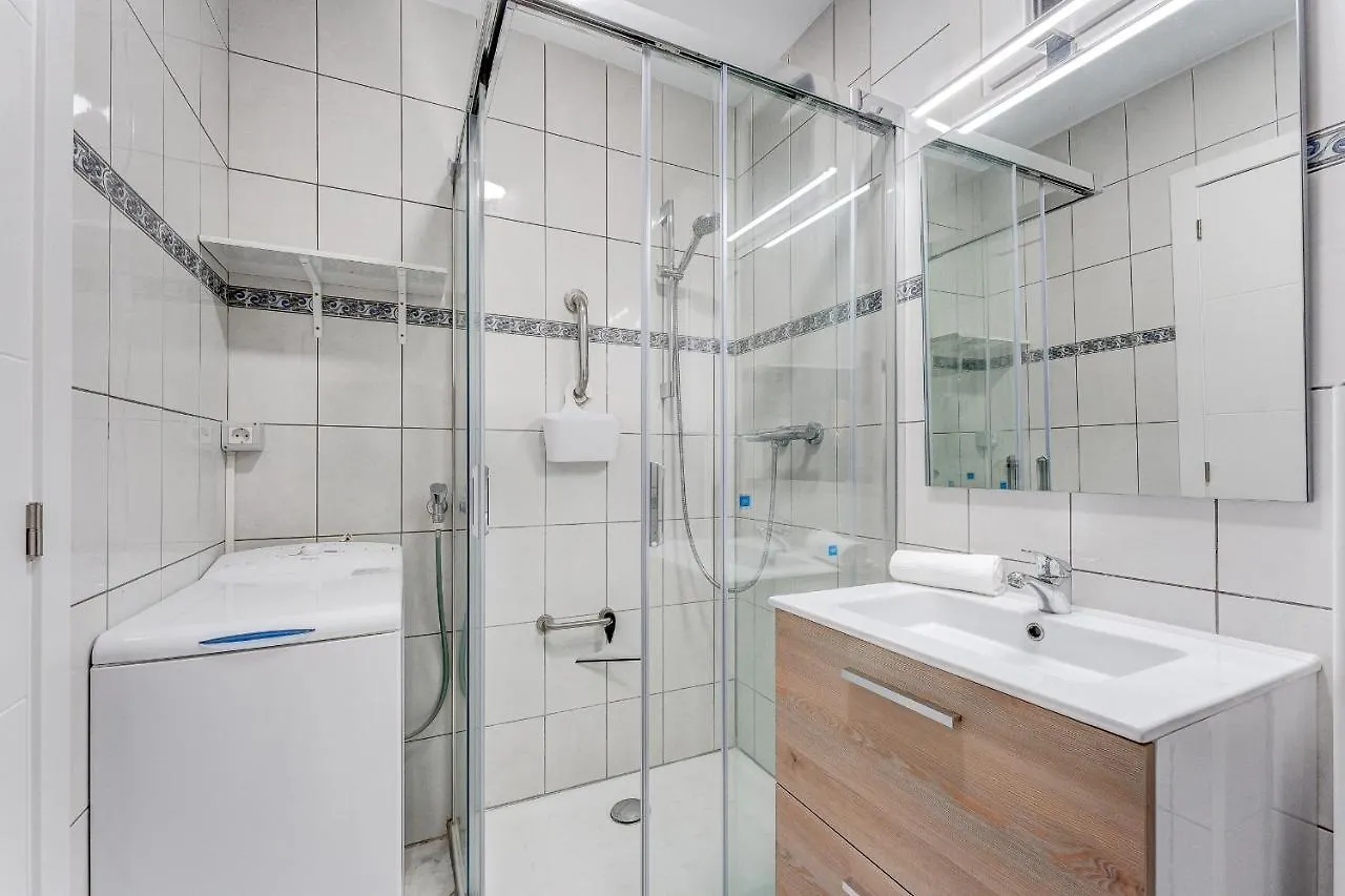 Los Cristianos Achacay Bluesky Apartment ספרד