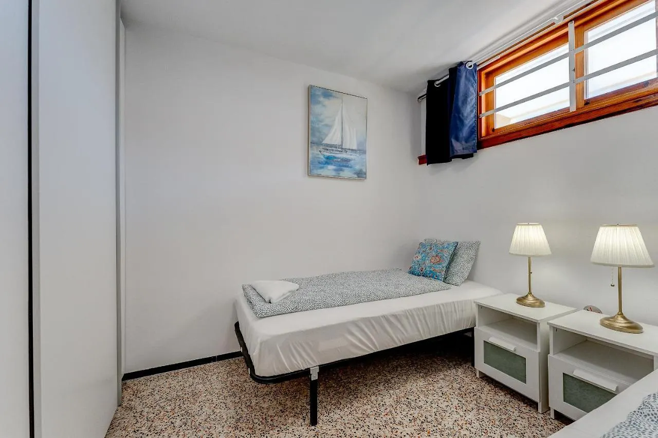 Los Cristianos Achacay Bluesky Apartment ספרד